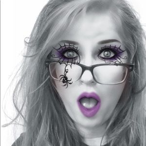 Meet your Posher, Carrie